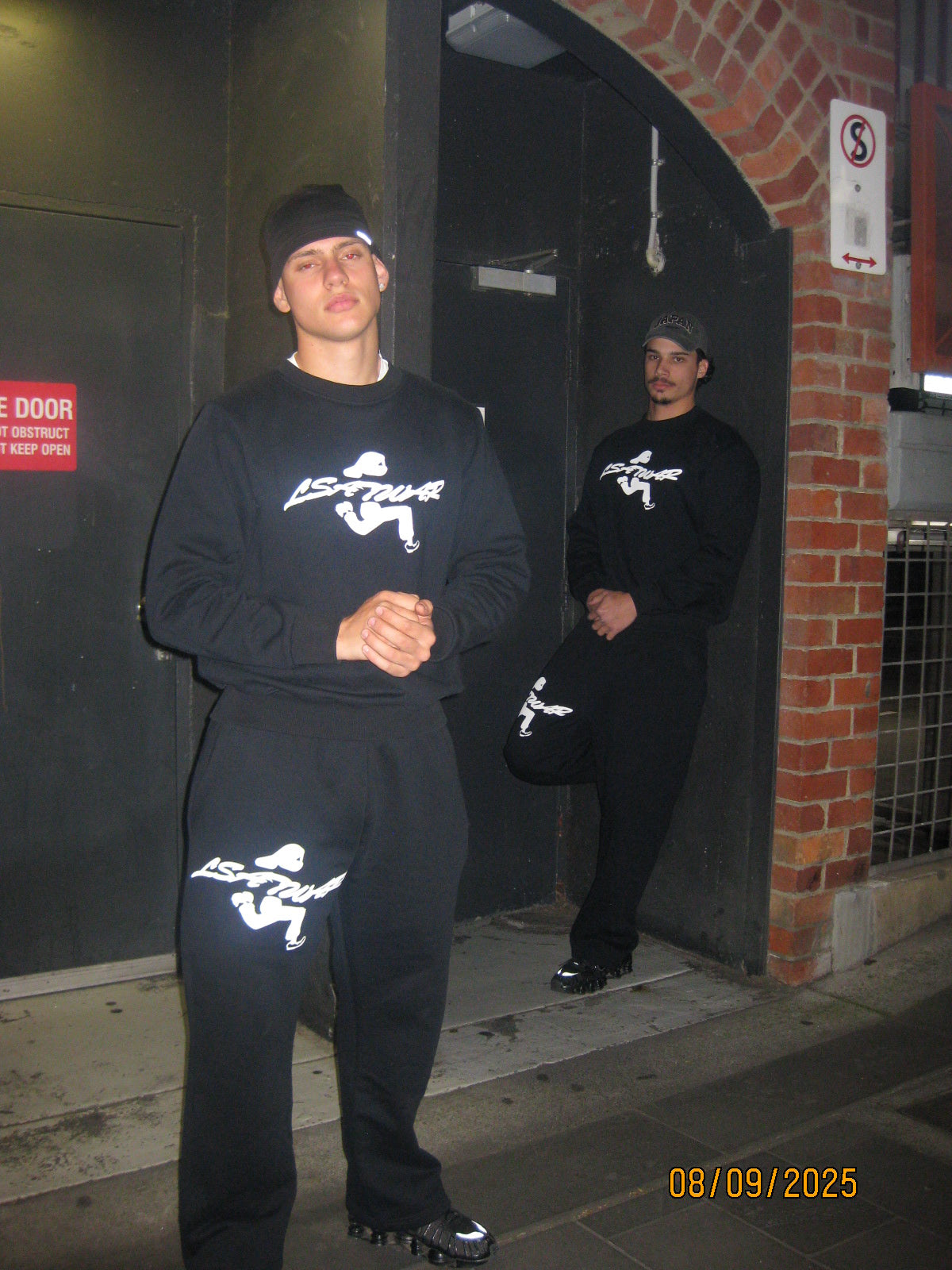 RUNNIN MAN CREWNECK